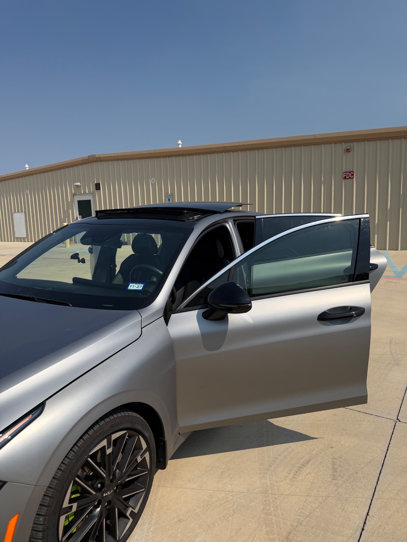 Side view of the Kia K5 GT